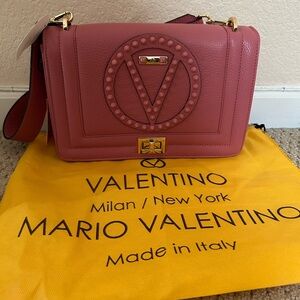 ❤️SOLD❤️ Valentino Alice Rock Pebbled leather shoulder bag